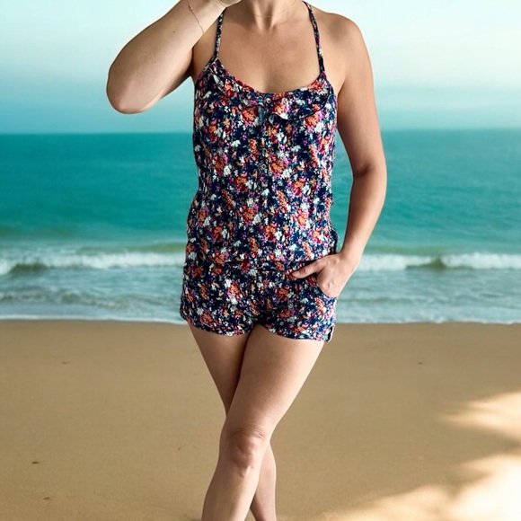 Super Cute Floral Romper! - Picture 1 of 8